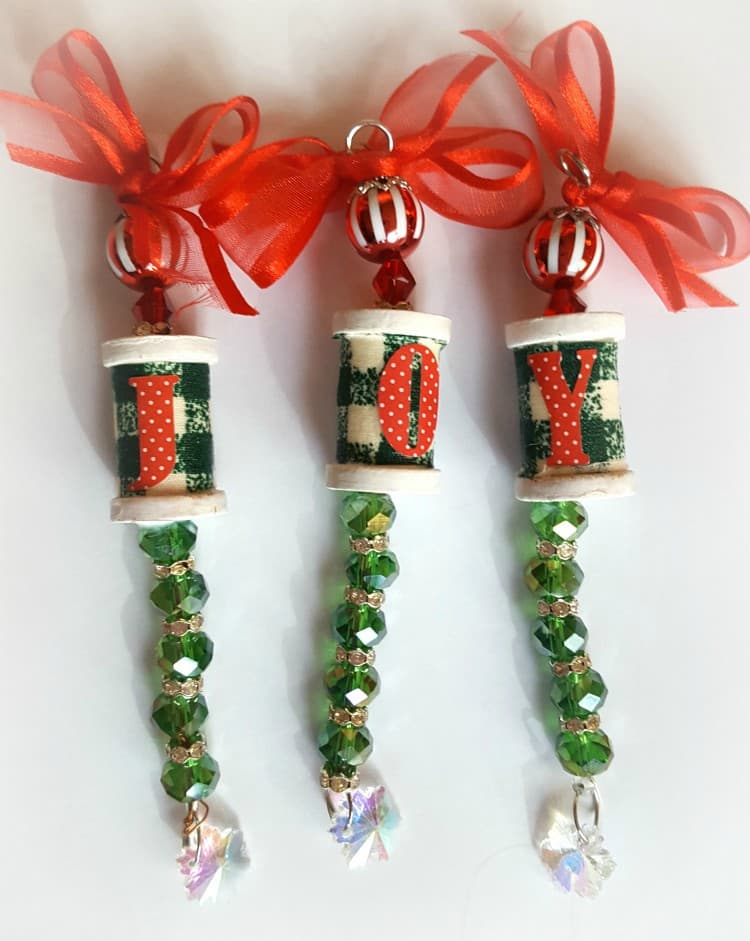 Beaded Joy Ornament for the 2018 Christmas Ornament Exchange from www.thisautoimmunelife.com #christmas #ornament #DIY